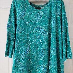 Green and blue swing tee